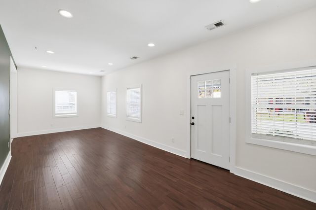 102 Shelby St, Old Hickory, TN 37138