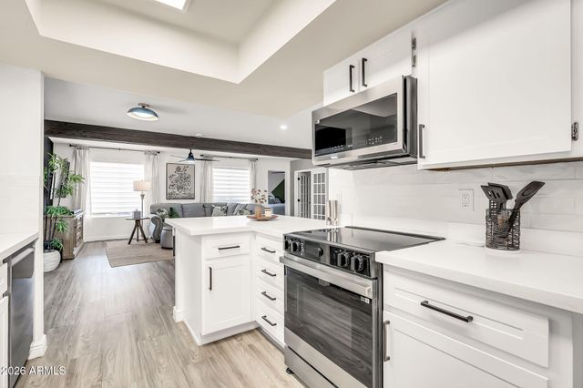 26410 S NEW TOWN Drive, Sun Lakes, AZ 85248
