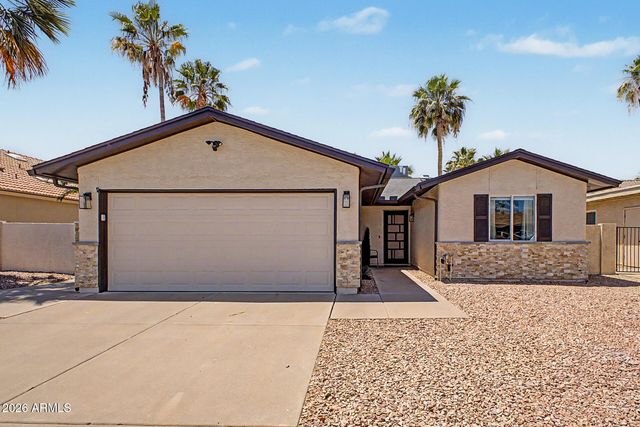 26410 S NEW TOWN Drive, Sun Lakes, AZ 85248