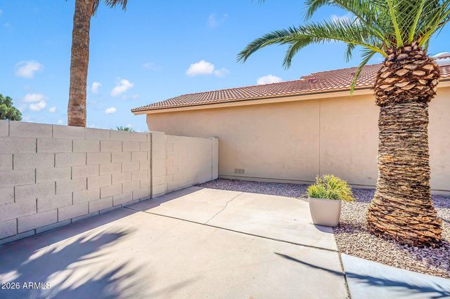 26410 S NEW TOWN Drive, Sun Lakes, AZ 85248