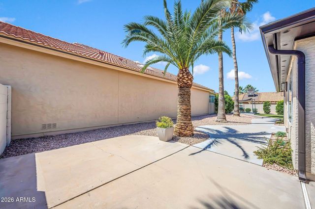 26410 S NEW TOWN Drive, Sun Lakes, AZ 85248