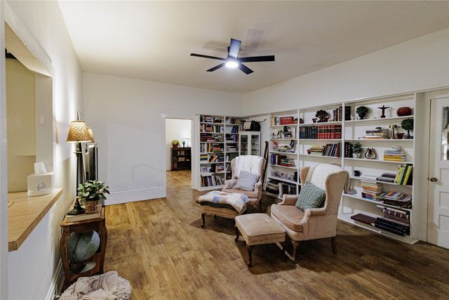 510 W Walnut Street, Decatur, TX 76234
