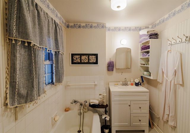 510 W Walnut Street, Decatur, TX 76234