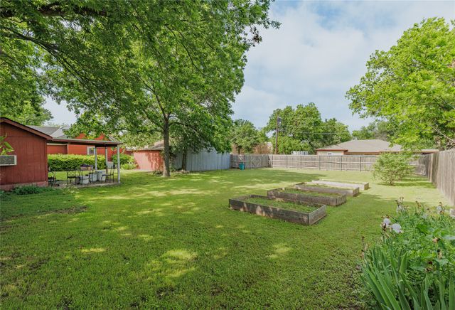 510 W Walnut Street, Decatur, TX 76234