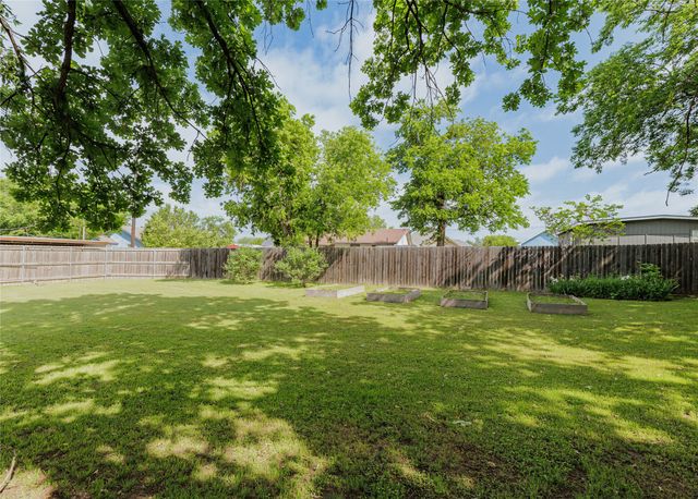 510 W Walnut Street, Decatur, TX 76234