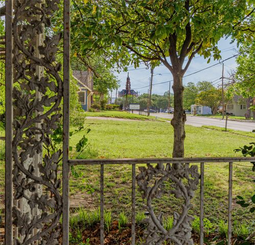 510 W Walnut Street, Decatur, TX 76234