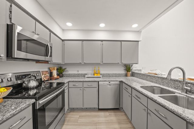 2611 Grants Lake Boulevard 213, Sugar Land, TX 77479