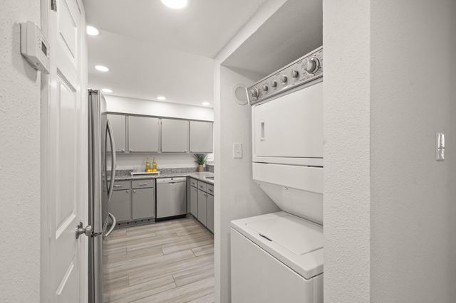 2611 Grants Lake Boulevard 213, Sugar Land, TX 77479
