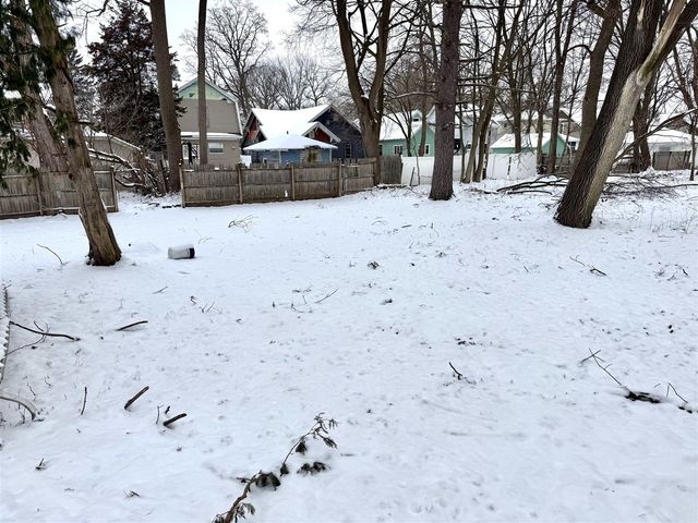 903 Trimble Avenue, Kalamazoo, MI 49048