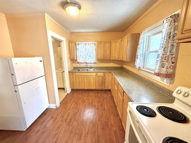 903 Trimble Avenue, Kalamazoo, MI 49048