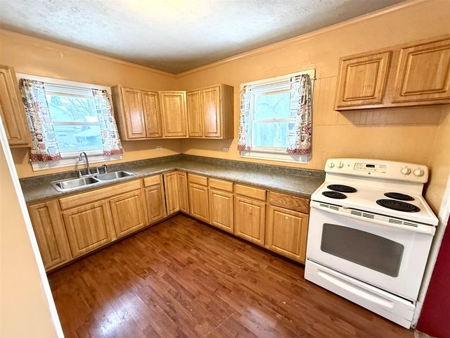 903 Trimble Avenue, Kalamazoo, MI 49048