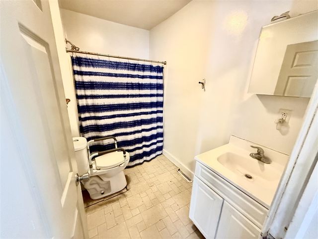 903 Trimble Avenue, Kalamazoo, MI 49048