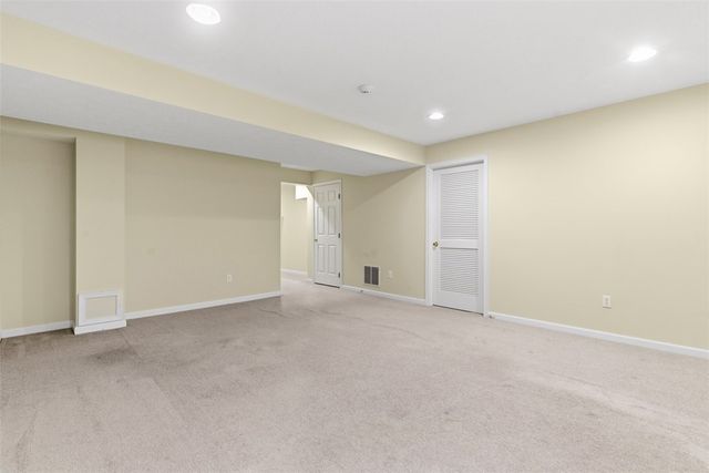 154 Southern Valley Ct, Adams Twp, PA 16046