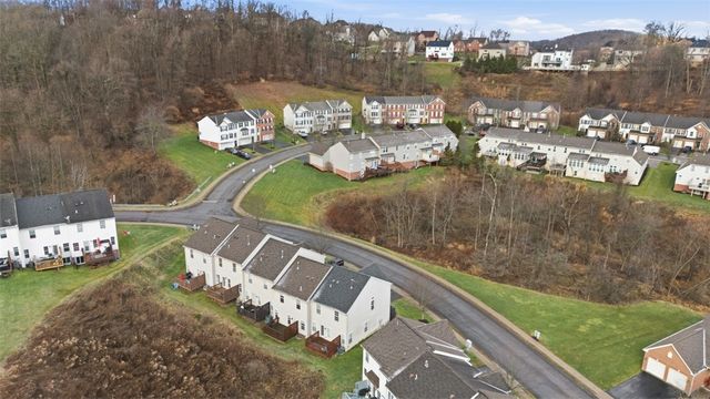 154 Southern Valley Ct, Adams Twp, PA 16046