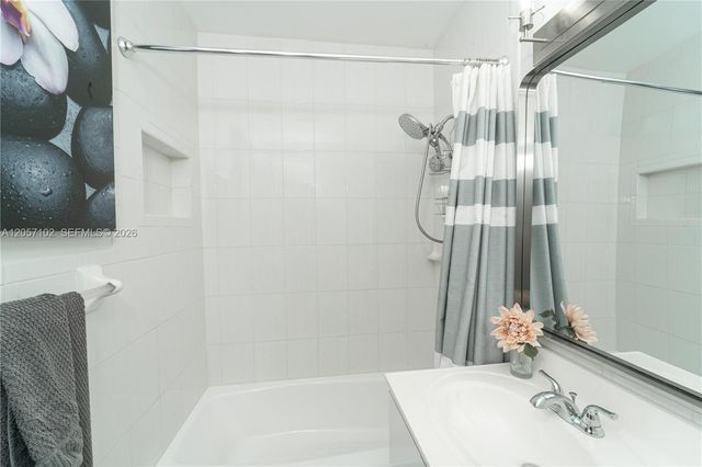 2631 Thomas St, Hollywood, FL 33020