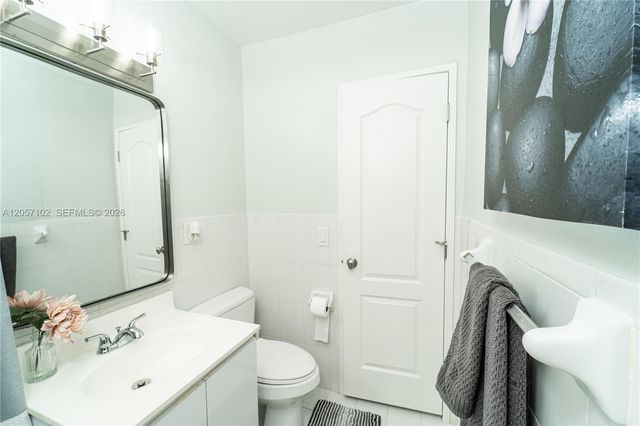 2631 Thomas St, Hollywood, FL 33020