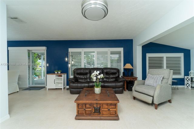 2631 Thomas St, Hollywood, FL 33020