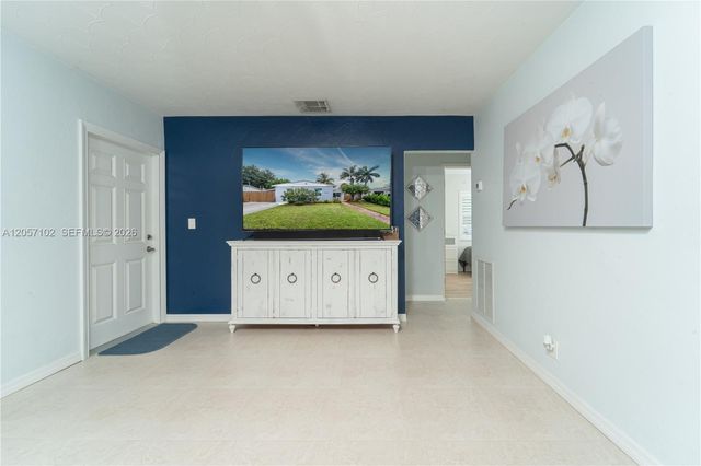 2631 Thomas St, Hollywood, FL 33020