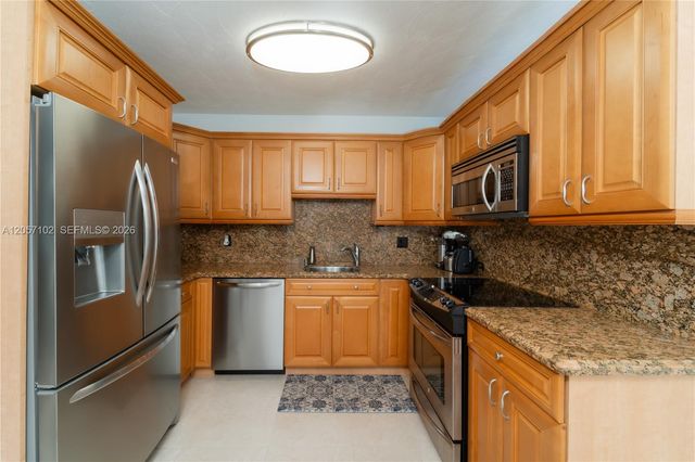 2631 Thomas St, Hollywood, FL 33020