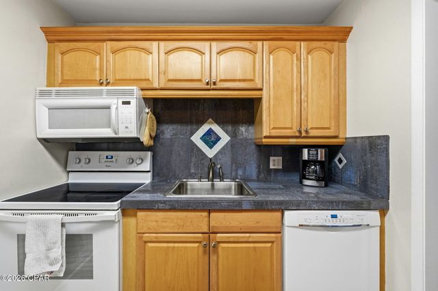 2100 W Beach Drive B202, Panama City, FL 32401