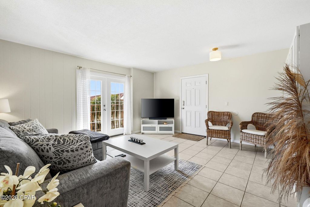 2100 W Beach Drive B202, Panama City, FL 32401