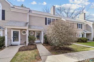 41 Tamarack Avenue 118, Danbury, CT 06811