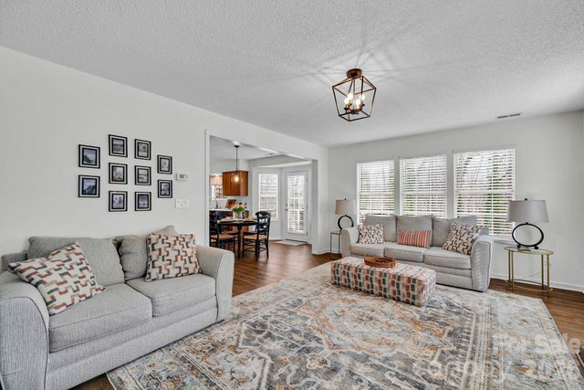 838 Brattleboro Court, Charlotte, NC 28217