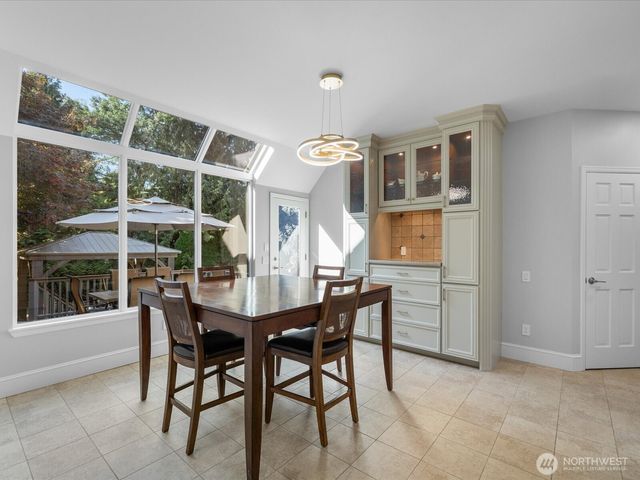 20421 NE 66th Court, Redmond, WA 98053