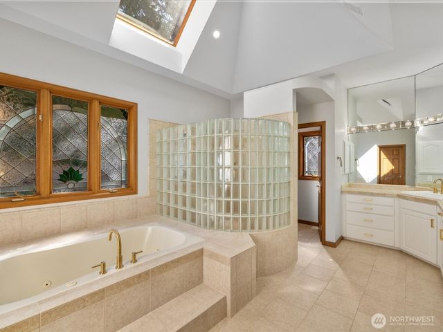 20421 NE 66th Court, Redmond, WA 98053