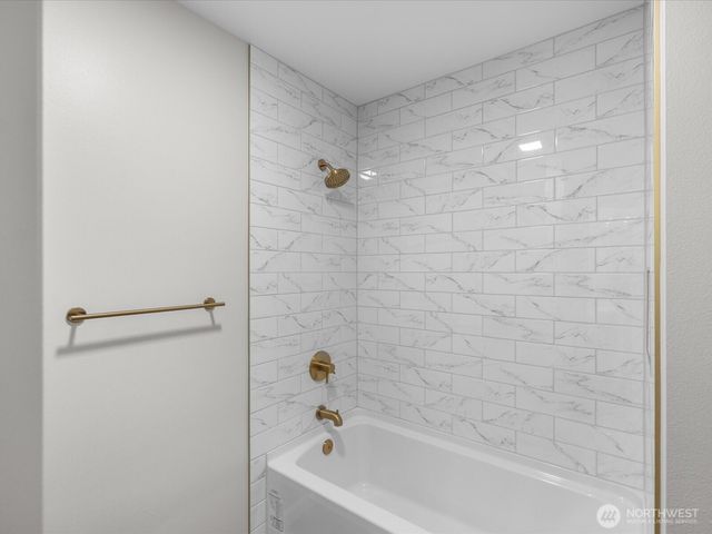 20421 NE 66th Court, Redmond, WA 98053