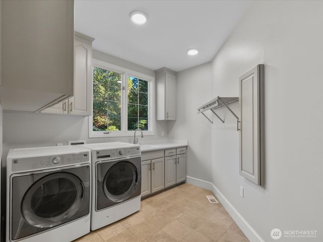 20421 NE 66th Court, Redmond, WA 98053