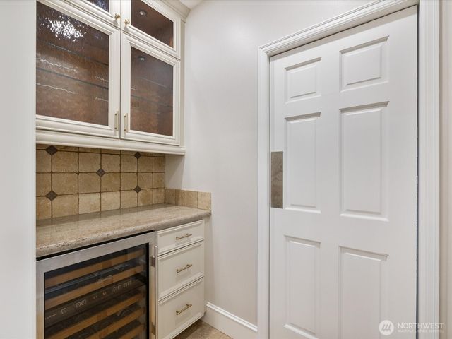 20421 NE 66th Court, Redmond, WA 98053