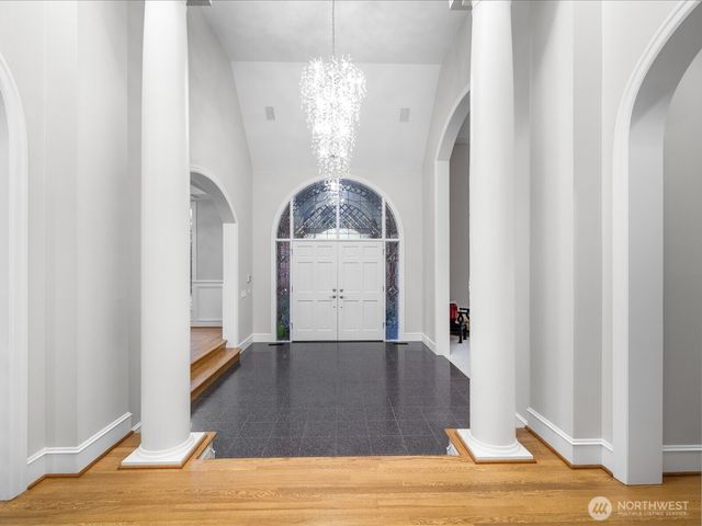 20421 NE 66th Court, Redmond, WA 98053