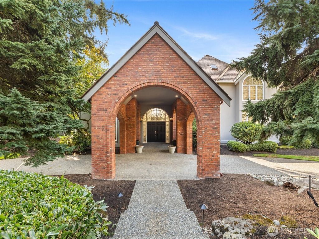 20421 NE 66th Court, Redmond, WA 98053