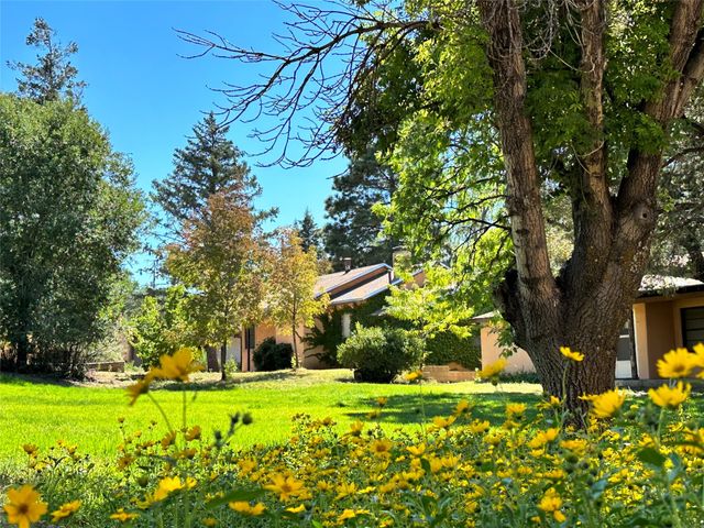 120 Camino Santiago, Santa Fe, NM 87501