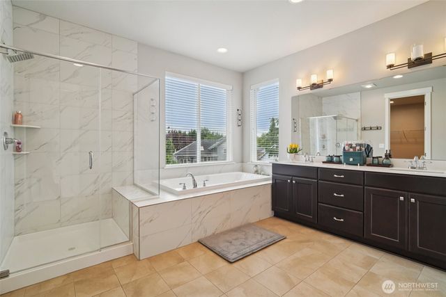 22745 SE 265th Place, Maple Valley, WA 98038