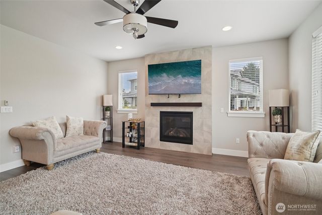 22745 SE 265th Place, Maple Valley, WA 98038