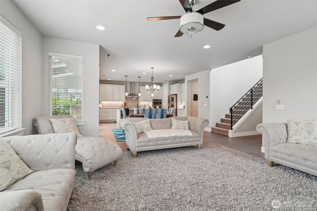 22745 SE 265th Place, Maple Valley, WA 98038