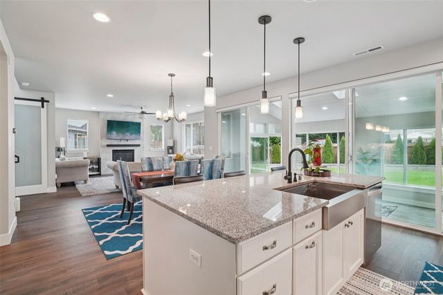 22745 SE 265th Place, Maple Valley, WA 98038