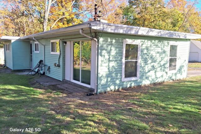 11 Montauk Rd 1, Brockton, MA 02301