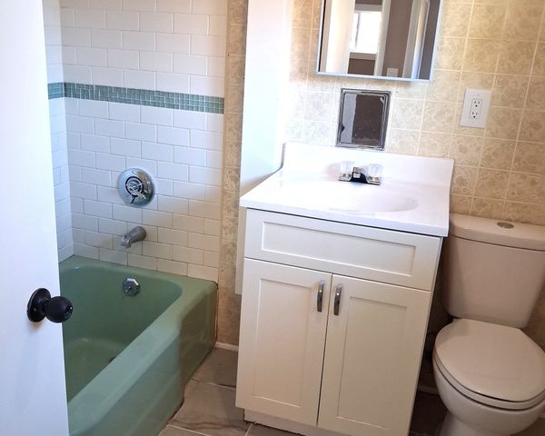 11 Montauk Rd 1, Brockton, MA 02301