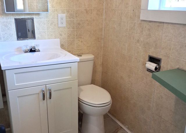 11 Montauk Rd 1, Brockton, MA 02301