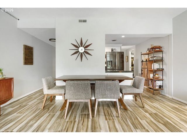 790 Se WEBBER St 213, Portland, OR 97202