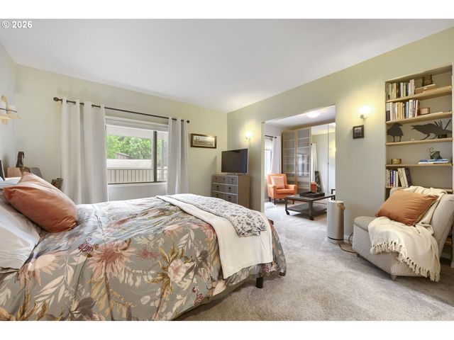 790 Se WEBBER St 213, Portland, OR 97202