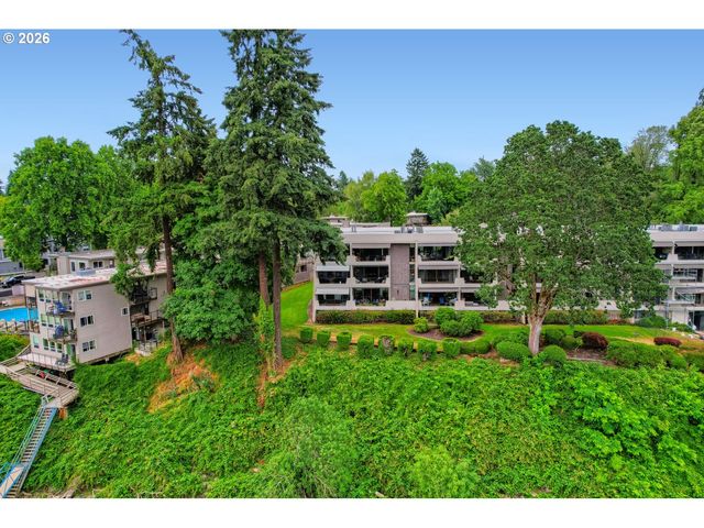 790 Se WEBBER St 213, Portland, OR 97202