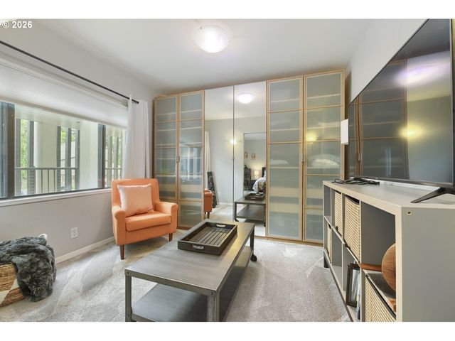 790 Se WEBBER St 213, Portland, OR 97202