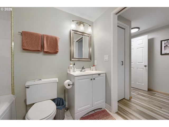 790 Se WEBBER St 213, Portland, OR 97202