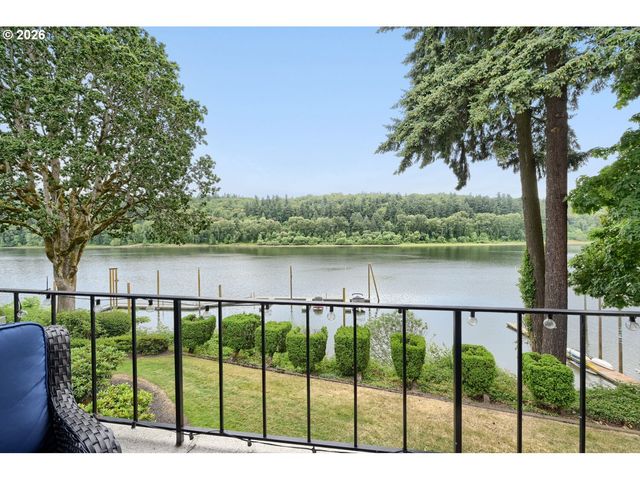 790 Se WEBBER St 213, Portland, OR 97202