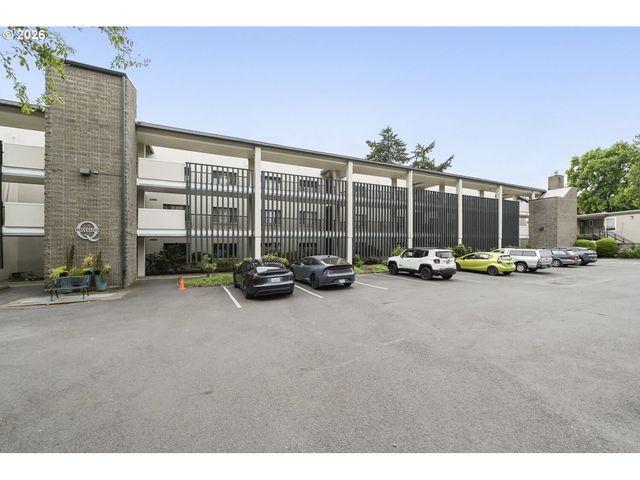 790 Se WEBBER St 213, Portland, OR 97202