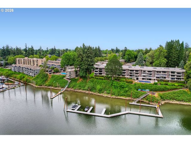 790 Se WEBBER St 213, Portland, OR 97202
